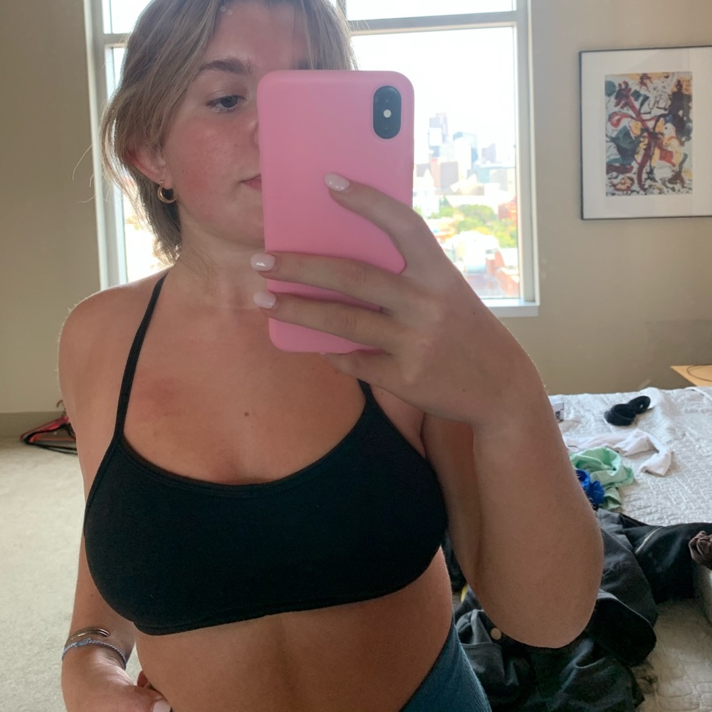 black ivivva/lululemon sports bra